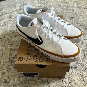 NEAR NEW Nike Court Legacy Sneakers